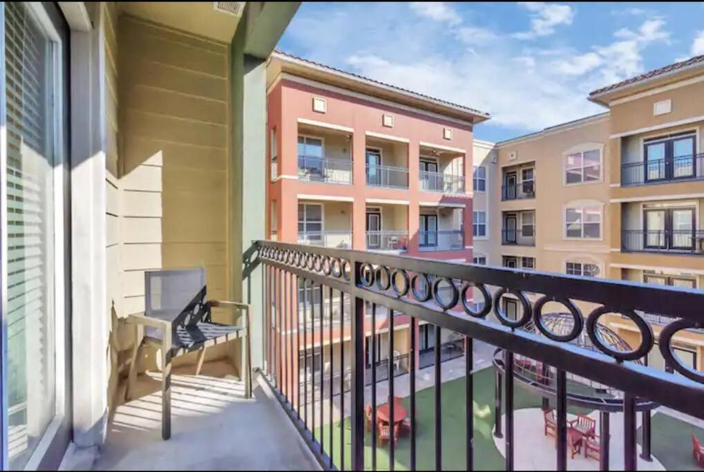 Modern Condo Near Texas Medical Center W Free Parking ヒューストン エクステリア 写真
