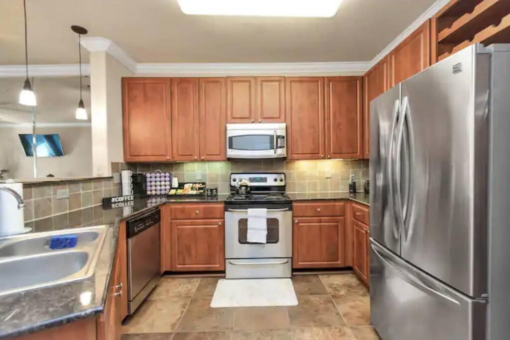 Modern Condo Near Texas Medical Center W Free Parking ヒューストン エクステリア 写真