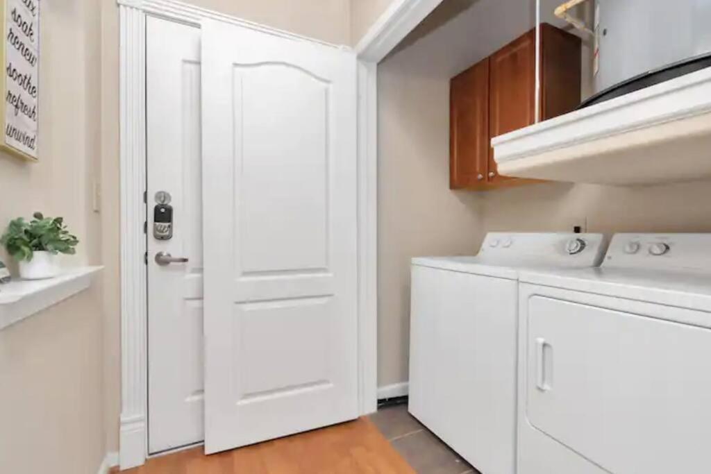 Modern Condo Near Texas Medical Center W Free Parking ヒューストン エクステリア 写真